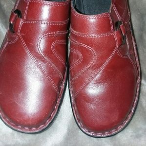 Clarks Ladies, Red JIMI Shoes Size 8M